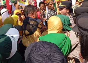 Demo di Kantor KPU Deli Serdang Sempat Ricuh