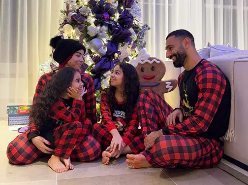 Foto: Unggahan Natal Mohamed Salah Picu Perdebatan, Warganet Seret Nama Benzema. (Foto: X/Mo Salah)