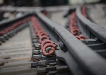 Foto: PT KAI Divre I SU Tangkap Pelaku Pencurian Penambat Rel 5