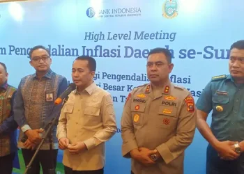 High Level Meeting Tim Pengendalian Inflasi Daerah (TPID) se-Sumatera Utara yang berlangsung di Aula Bank Sumut Medan, Kamis (5/12/2024), mengatakan bahwa inflasi diperkirakan.(seputarsumut/Asiong)