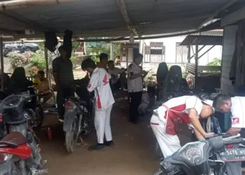 Foto: Honda Peduli Bencana Banjir Hadirkan Layanan Servis Motor Gratis di Tapsel 5