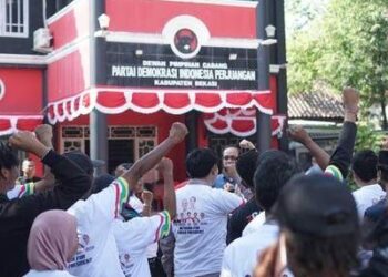 Demi Megawati, Kader PDIP di Sumut Galang Cap Jempol Darah