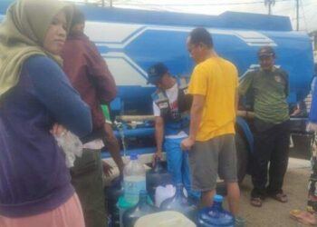 Pasokan Air PDAM Terganggu, Warga Kalang Kabut