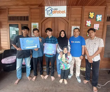 Foto: Rumah Difabel didikan Khadijah Sharaswaty Indonesia (KSI)
menutup tahun 2024 menerima bantuan Program Gerakan Donasi Kuota (GDK) dari XL Axiata.(Dok:KSI)