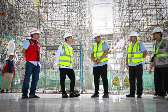 Foto: Wapres Gibran tinjau proyek Medan Islamic Center.