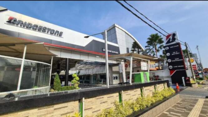 Foto: Produsen ban, Bridgestone, menutup pabrik di AS dan memberhentikan 700 karyawan. 