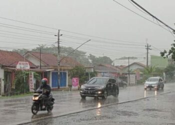 Cuaca Hari Ini: Hujan Guyur Kota-kota Besar!