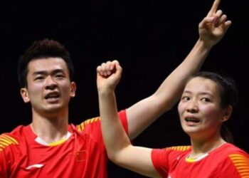 Huang Ya Qiong susul Zheng Si Wei Gantung Raket