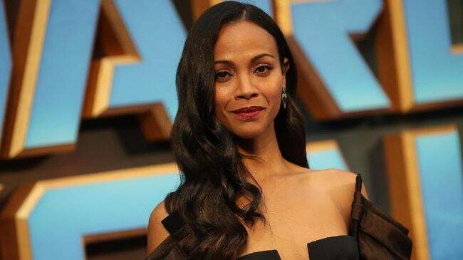 Foto: Zoe Saldana memenangkan kategori Best Supporting Actress di ajang Golden Globe Awards 2025 berkat aksinya dalam Emilia Perez.