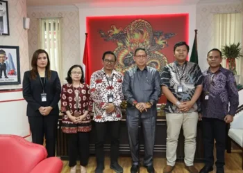 Tim KPPU Kanwil I melakukan audiensi dengan DPRD Kota Medan yang diterima langsung oleh Ketua DPRD Kota Medan Wong Chun Sen Tarigan.(Dok:KPPU Kanwil I)