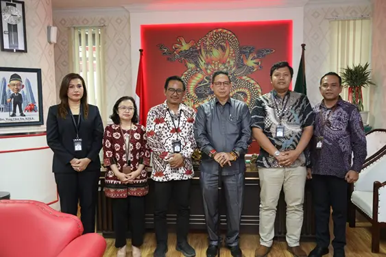 Foto: Tim KPPU Kanwil I melakukan audiensi dengan DPRD Kota Medan yang diterima langsung oleh Ketua DPRD Kota Medan Wong Chun Sen Tarigan.(Dok:KPPU Kanwil I)