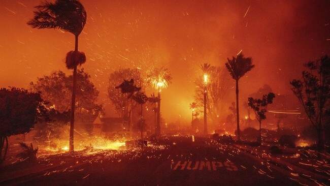 Foto: Kebakaran di Los Angeles.