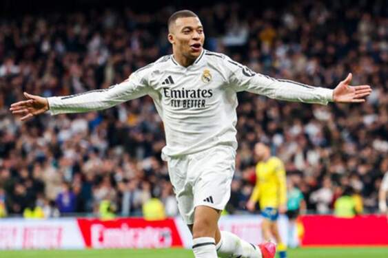 Foto: Real Madrid rebut puncak klasemen usai menang 4-1 atas Las Palmas.