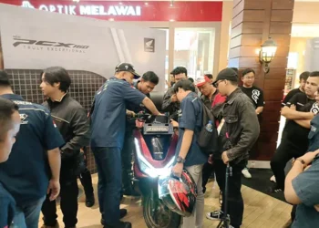 Foto: Eksis Dengan Gaya Baru, Komunitas Pecinta Big Scooter Sambut New Honda PCX160 10