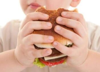 Kerap Konsumsi Junk Food, Bocah 2 SD Ini Alami Kebutaan