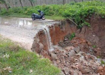 Longsor, Jalan Penghubung Mandoge-Bandar Pulau Asahan Putus Total