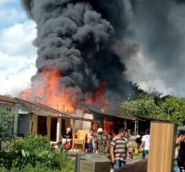 Rumah di Kalang Simbara Dairi Terbakar
