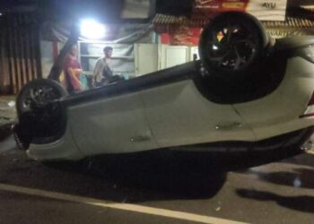 Artis Larasati Nugroho Kecelakaan, Mobil Terbalik