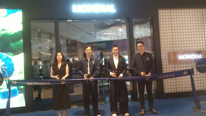 Foto: Hadir dengan konsep baru yang lebih modern dan mewah, butik Mondial resmi dibuka kembali di Sun Plaza Medan, Sumatera Utara, Minggu 26 Januari 2025.(seputarsumut/Asiong)