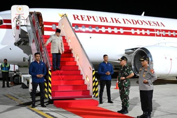 Presiden Prabowo tiba di Tanah Air usai kunjungi India dan Malaysia.
