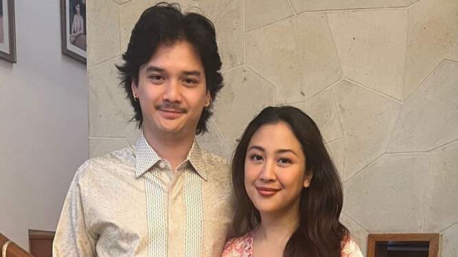 Foto: Sherina Munaf dan suami.