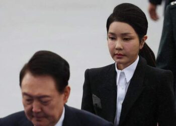 Presiden Korsel Ditahan Aparat, Ibu Negara Jatuh Sakit