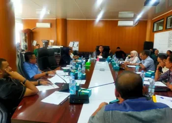 Foto: Komisi 4 DPRD Medan Minta Satpol PP Tertibkan Reklame Ilegal 4