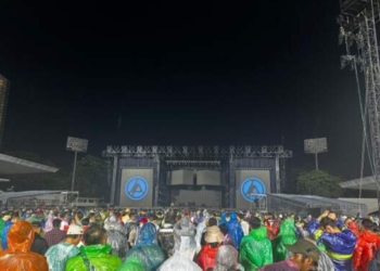 Diguyur Hujan, Konser Linkin Park Tetap Meriah