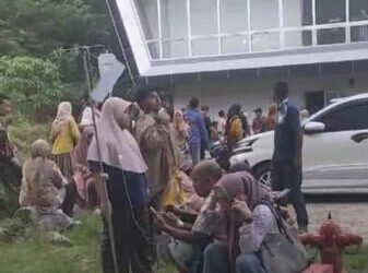 Warga Simeulue Berhamburan!