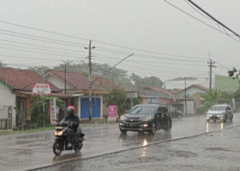 Cuaca Hari Ini: Sebagian Besar RI Hujan Ringan