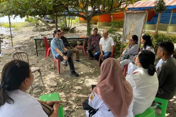 Anggota DPR terima aspirasi perwakilan 160 nakes yang di-PHK di Dairi.