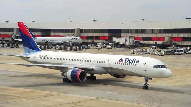 Pesawat Delta Airlines mengalami kecelakaan di Bandara Internasional Toronto Pearson, Kanada. Sementara ini, 8 orang dilaporkan terluka. 