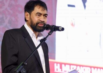 Gubernur Mualem Minta Semua Kedai di Aceh Tutup saat Azan
