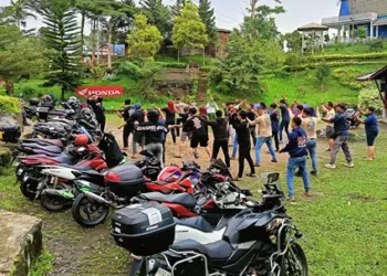 Foto: Perkuat Kontribusi Untuk Negeri, Komunitas Semangat Ikuti Honda Bikers Motour Camp 10
