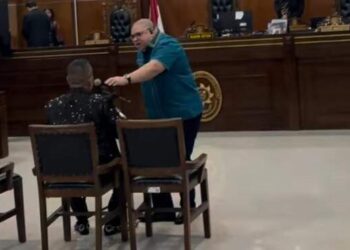 Begini Duduk Perkara Ricuh Hotman Paris vs Razman Nasution di Ruang Sidang