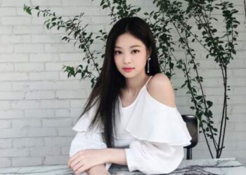 Jennie BLACKPINK Raih Penghargaan di Billboard Women In Music 2025