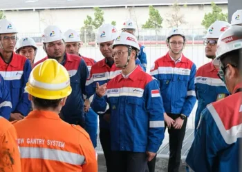 Foto: Kesiapan Swasembada Energi, Direktur Manajemen Risiko Pertamina Tinjau Sarfas di Medan 2