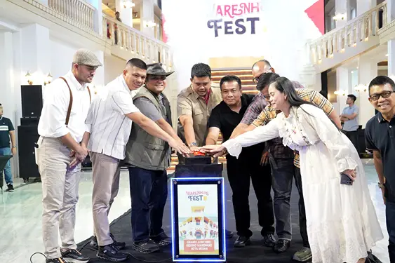 Wali Kota Medan Bobby Nasution meresmikan Gedung Warenhuis ditandai dengan penekanan tombol sirine, Minggu (16/2/2025) malam.(Istimewa)