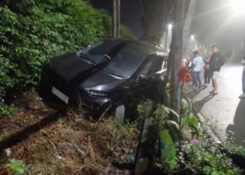Sopir Diduga Kena Asam Lambung, Xenia di Siantar Terperosok