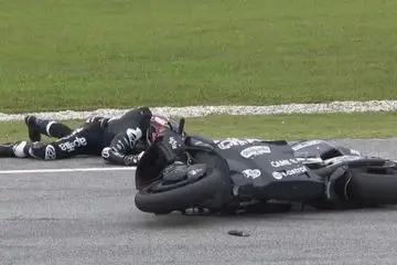 Jorge Martin mengalami kecelakaan pertamanya dengan RS-GP beberapa menit setelah memasuki lintasan hari pertama uji coba MotoGP di Sepang. (x.com/DAZN_ES)