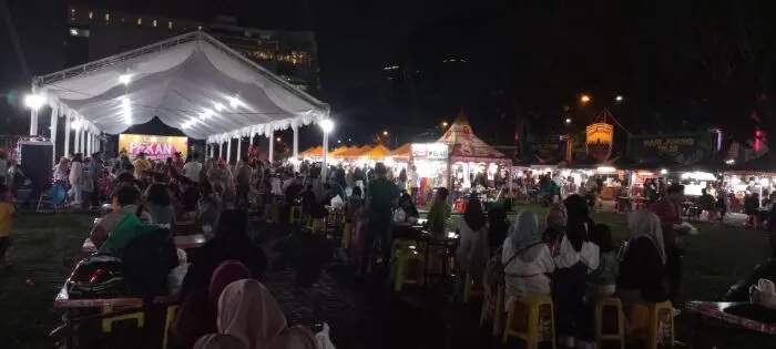Foto: Pesta Kuliner Medan ramai pengunjung.