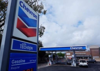 Chevron akan PHK 8.000 Karyawan