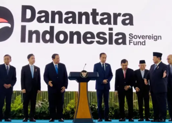 Presiden Prabowo Subianto resmi meluncurkan Badan Pengelola Investasi Daya Anagata Nusantara (Danantara) di Halaman Istana Kepresidenan Jakarta, pada Senin (24/2). (BPMI Setpres)