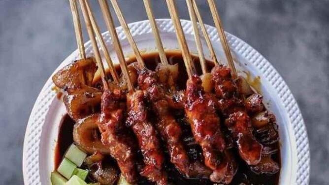 Sate babi.