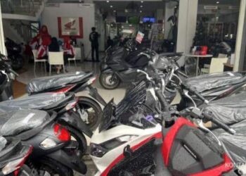 Masyarakat Setop Beli Sepeda Motor Listrik, Stok Menumpuk