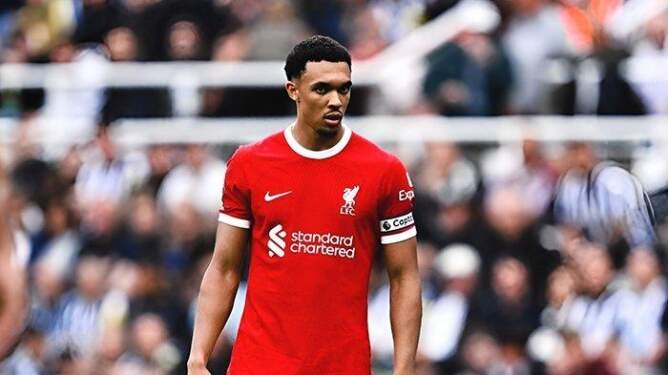 Alexander-Arnold hindarkan Liverpool kalah dari Aston Villa.