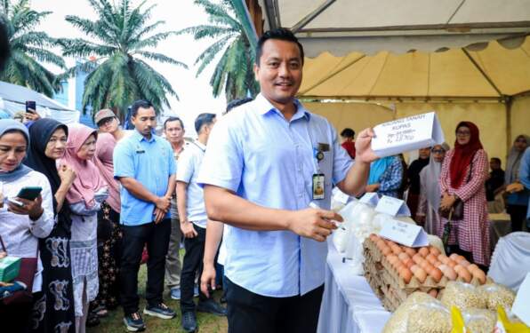 Foto: Pasar murah di Medan.