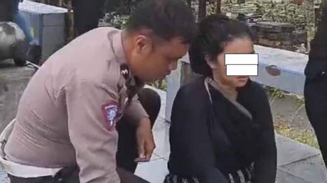 Foto: IRT yang ditenangkan personel Dit Lantas.