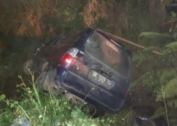 Mobil Sekeluarga di Sidimpuan Masuk Jurang, Seorang ASN Tewas