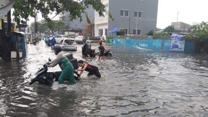 Banjir merendam wilayah Tangerang. 